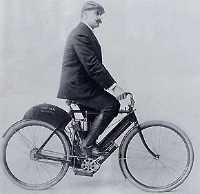 Foto de George Hendee - 1904 creadores de Indian Motorcycle compania visionaria de la Moto Indian Scout